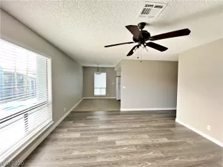 Photo #4: 2189240 Listing 