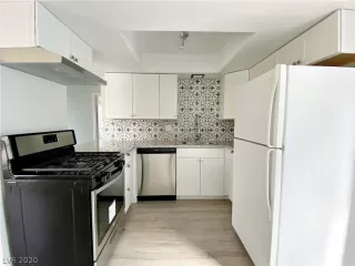 Photo #4: 2189257 Listing 