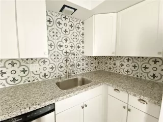 Photo #5: 2189257 Listing 