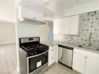 Photo #6: 2189257 Listing 