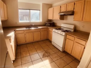 Photo #2: 2189330 Listing 