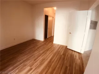 Photo #5: 2189330 Listing 