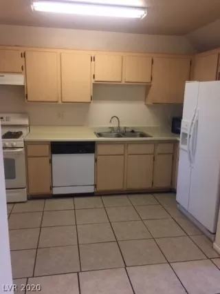 Photo #4: 2189365 Listing 