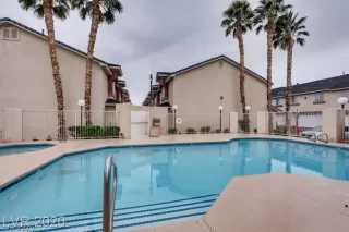 Photo #2: 2189396 Listing 