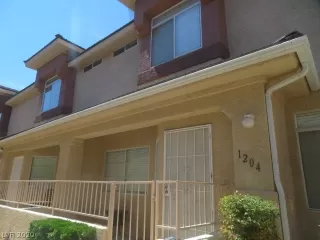 Photo #5: 2189396 Listing 