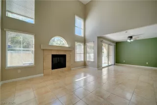 Photo #4: 2189397 Listing 