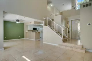 Photo #5: 2189397 Listing 