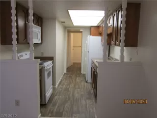 Photo #4: 2189400 Listing 