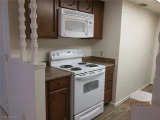 Photo #5: 2189400 Listing 