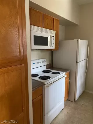 Photo #1: 2189417 Listing