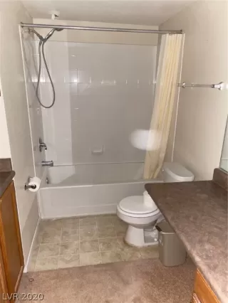 Photo #5: 2189417 Listing