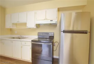 Photo #6: 2189422 Listing