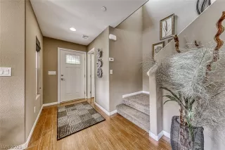 Photo #3: 2189454 Listing