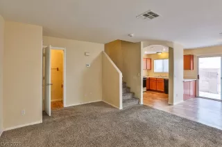 Photo #4: 2189456 Listing 