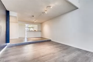 Photo #4: 2189474 Listing 