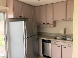 Photo #3: 2189478 Listing 