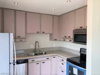 Photo #4: 2189478 Listing 