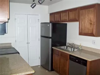 Photo #3: 2189504 Listing 