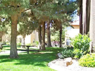 Photo #5: 2189504 Listing 