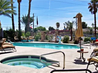 Photo #6: 2189504 Listing 