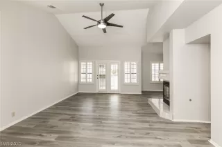 Photo #2: 2189565 Listing