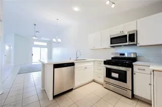 Photo #6: 2189588 Listing 