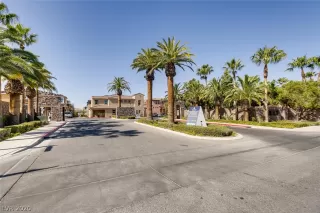 Photo #4: 2189590 Listing 