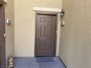 Photo #2: 2189602 Listing