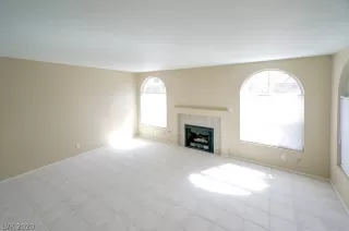 Photo #3: 2189640 Listing 