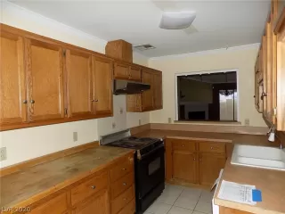 Photo #1: 2189685 Listing 