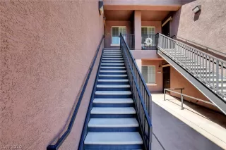 Photo #3: 2189725 Listing