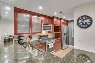 Photo #5: 2189854 Listing 