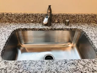 Photo #4: 2189935 Listing