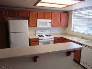 Photo #3: 2190130 Listing