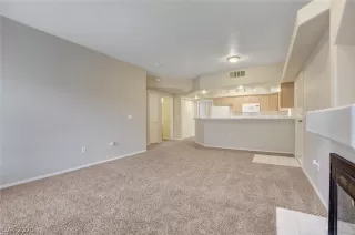 Photo #4: 2190143 Listing