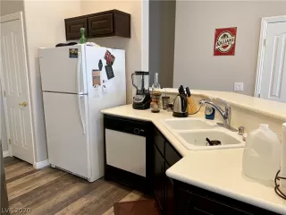 Photo #5: 2190171 Listing