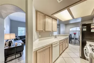 Photo #2: 2190180 Listing 