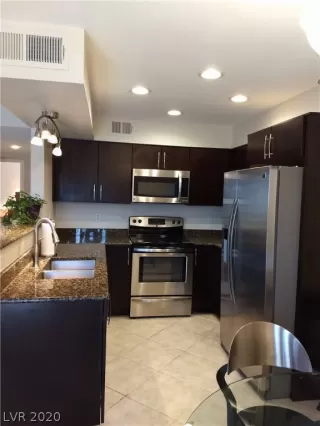 Photo #3: 2190188 Listing