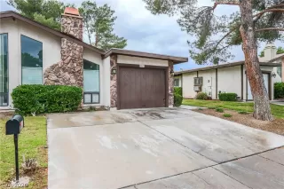 Photo #1: 2190359 Listing
