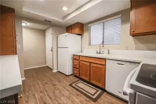 Photo #6: 2190359 Listing