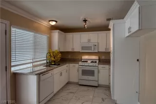 Photo #2: 2190386 Listing