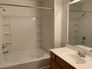 Photo #1: 2190487 Listing 