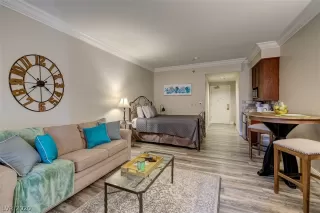 Photo #4: 2190545 Listing