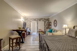 Photo #6: 2190545 Listing