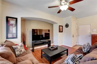 Photo #4: 2190601 Listing