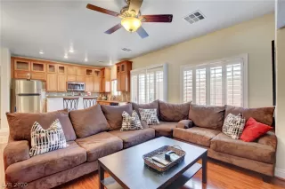 Photo #5: 2190601 Listing