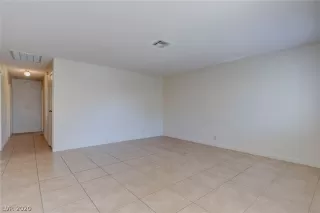 Photo #4: 2190612 Listing