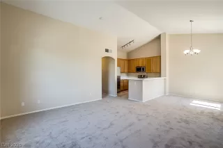 Photo #6: 2190670 Listing