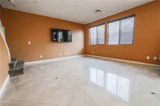 Photo #3: 2190701 Listing