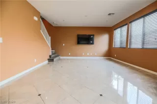 Photo #6: 2190701 Listing